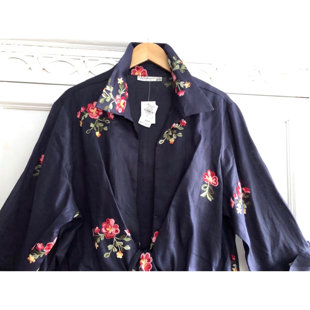 $204 2X Neiman Blue Embroidered Tie Blouse Top - Picture 2 of 7